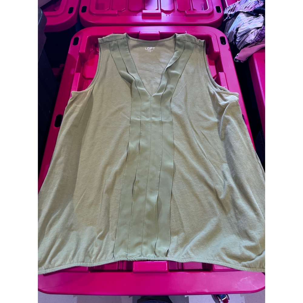 LOFT Ann Taylor Olive Green Sleeveless V-Neck Pleated Chiffon Trim Blouse XL